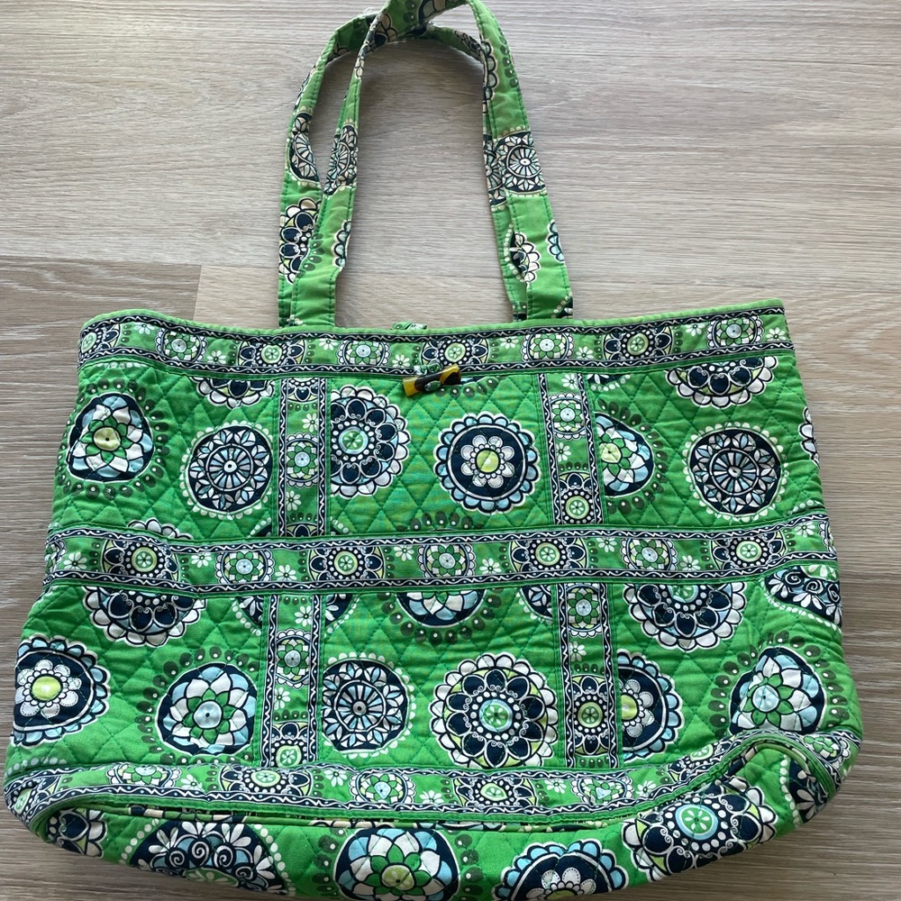 Vera Bradley Cupcakes Green (Retired Print) Tote